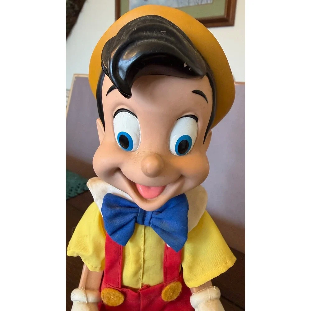Vintage Disney Pinocchio Jointed Action Figure 9 Inch Vinyl Plastic Toy